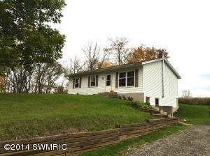 600 E Sisson Rd, Freeport, MI 49325 photo 1
