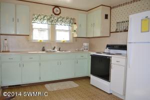 415 Brigham St, Plainwell, MI 49080 photo 6