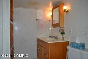 415 Brigham St, Plainwell, MI 49080 photo 11