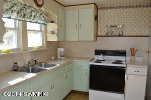 415 Brigham St, Plainwell, MI 49080 photo 5