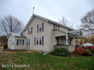 897 Block Rd, Bronson, MI 49028 photo 1