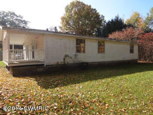195 E 104th St, Grant, MI 49327 photo 2