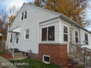 114 E Lytle St, Ionia, MI 48846 photo 2