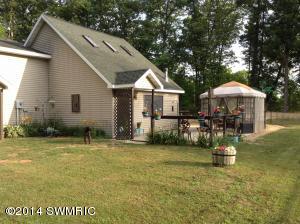 9510 Guenthardt Rd, Manistee, MI 49660 photo 1