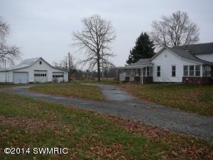 159 Log Rd, Bronson, MI 49028 photo 1