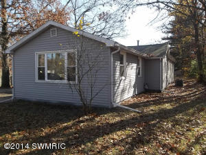 1810 E Bertrand, Niles, MI 49120 photo 2