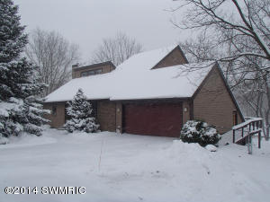 15360 Augusta Dr E, Augusta, MI 49012 photo 1