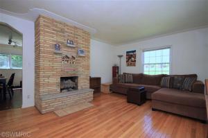 321 Ferguson St, Marshall, MI 49068 photo 2