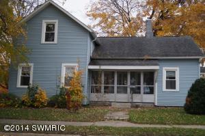 216 E Dewey, Buchanan, MI 49107 photo 1