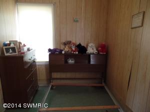 216 E Dewey, Buchanan, MI 49107 photo 4