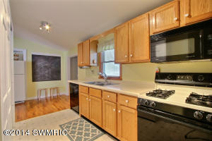 120 Circle Dr, Marshall, MI 49068 photo 9