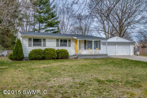 120 Circle Dr, Marshall, MI 49068 photo 1