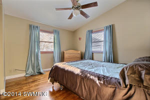 120 Circle Dr, Marshall, MI 49068 photo 13