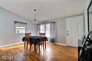 120 Circle Dr, Marshall, MI 49068 photo 6