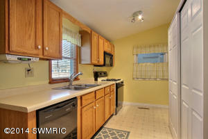 120 Circle Dr, Marshall, MI 49068 photo 10