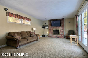 120 Circle Dr, Marshall, MI 49068 photo 3