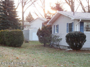 1613 Collier Dr W, Whitehall, MI 49461 photo 3