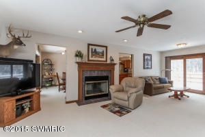 678 E 128th, Grant, MI 49327 photo 4
