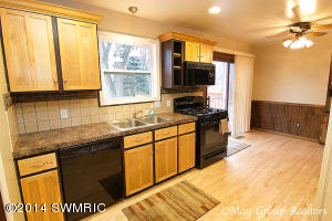 1664 Springbrook Dr, Jenison, MI 49428 photo 2