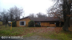 56825 Riga Dr, Three Rivers, MI 49093 photo 2