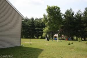 375 Pineview Dr, Belding, MI 48809 photo 14