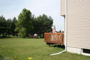 375 Pineview Dr, Belding, MI 48809 photo 18