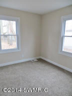816 S Hooker Ave, Three Rivers, MI 49093 photo 3