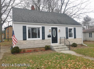 816 S Hooker Ave, Three Rivers, MI 49093 photo 1