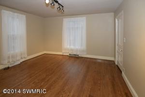 311 N Eagle, Marshall, MI 49068 photo 6