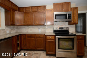 311 N Eagle, Marshall, MI 49068 photo 12