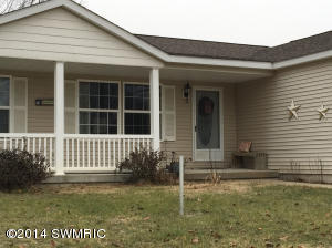 33562 Sassafras Ln, Eau Claire, MI 49111 photo 1