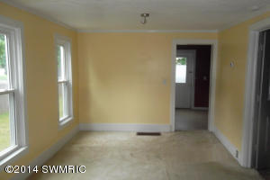 217 E Morrell St, Otsego, MI 49078 photo 4
