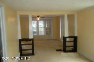 217 E Morrell St, Otsego, MI 49078 photo 3