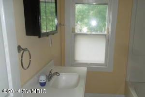 217 E Morrell St, Otsego, MI 49078 photo 7