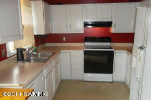 217 E Morrell St, Otsego, MI 49078 photo 2