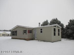 483 Cameron Ct, Pullman, MI 49450 photo 2