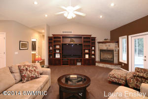 6761 Dumon, Belding, MI 48809 photo 3