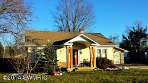 911 Maple St, Three Rivers, MI 49093 photo 4
