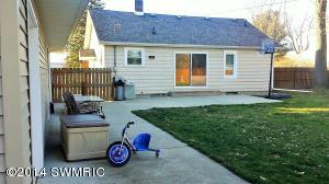 911 Maple St, Three Rivers, MI 49093 photo 8