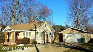911 Maple St, Three Rivers, MI 49093 photo 1