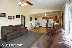 507 M-89, Plainwell, MI 49080 photo 4
