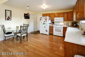 507 M-89, Plainwell, MI 49080 photo 6