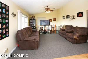 507 M-89, Plainwell, MI 49080 photo 3