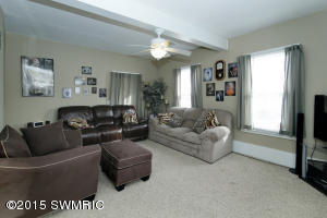 215 S Constantine St, Three Rivers, MI 49093 photo 3
