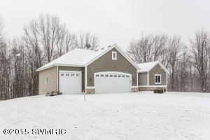 7844 Hawkview Ct NE, Ada, MI 49301 photo 2