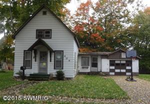 404 Berrien St, Buchanan, MI 49107 photo 1