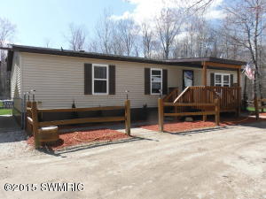 976 E 128th, Grant, MI 49327 photo 1