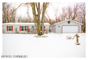 5538 Lake Dr, Crystal, MI 48818 photo 1