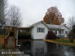 313 Railroad St, Reading, MI 49274 photo 2