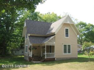 8322 Third St, Onekama, MI 49675 photo 1